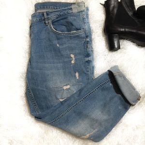 FINAL {Zara} Distressed Light Wash Skinny Jeans
