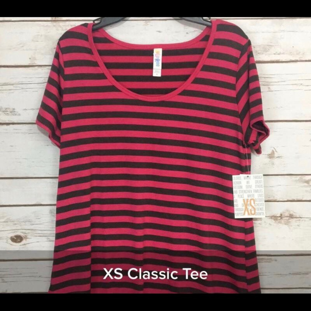 Lularoe xs classic tee