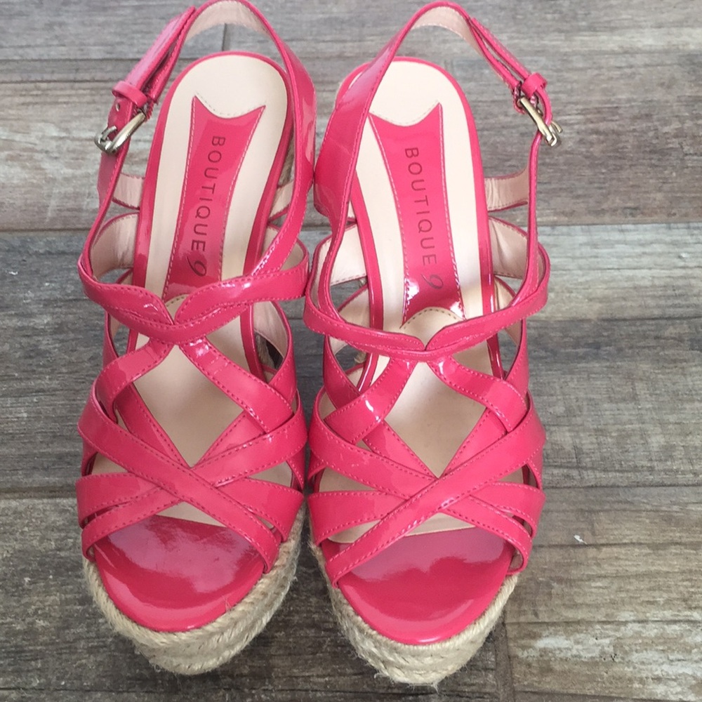 New boutique 9 Wedges sandals size 8.5 pink