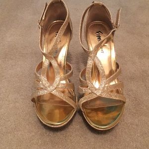 Sparkly gold heels