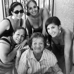 Meet your Posher, Mora