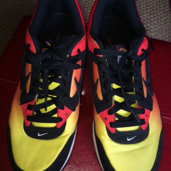 *SOLD!* Nike Air Max Skyline West Pack, Size 12 - Picture 2 of 5