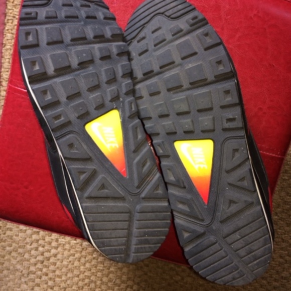 *SOLD!* Nike Air Max Skyline West Pack, Size 12 - Picture 4 of 5