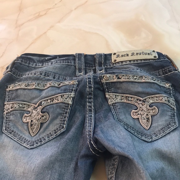 Light pair of rock revival jeans - Picture 5 of 6
