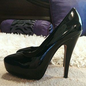 Black Vince Camuto Stilettos/Heels