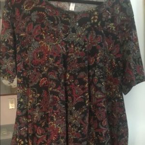 Lularoe 2x perfect t .
