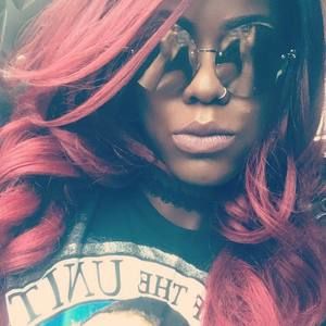 Meet your Posher, Elle