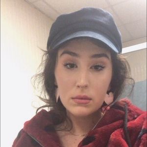 Meet your Posher, Dana