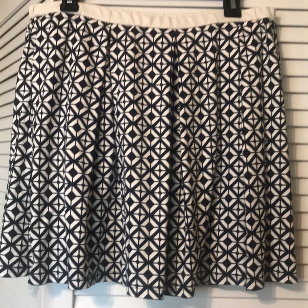 Sophie Max Skirt, slightly flare like.
