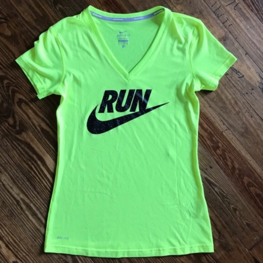 NWOT Nike DRI FIT TEE