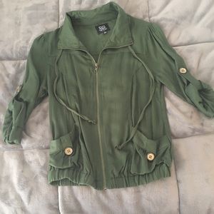 Zip up 3/4 sleeve top