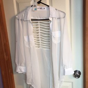 🆕✨Long Sleeve Collared White ButtonDown Blouse✨🆕