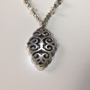Brighton necklace silver with pearls 19”