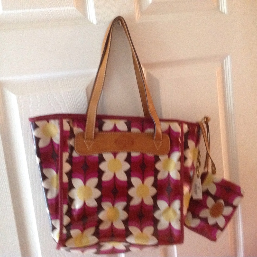 Fossil purse with wristlet