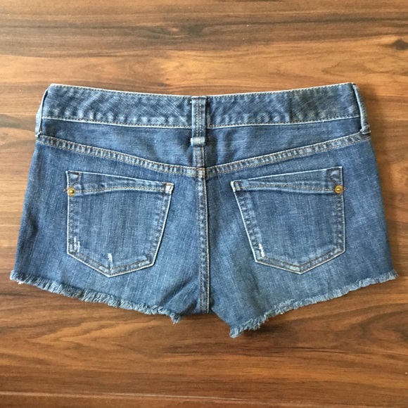 Mid Rise Short Short - Picture 2 of 6