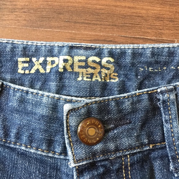 Mid Rise Short Short - Picture 3 of 6