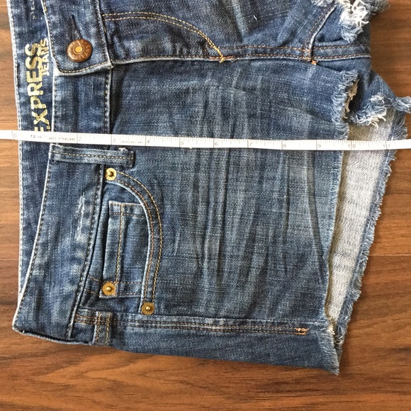 Mid Rise Short Short - Picture 5 of 6