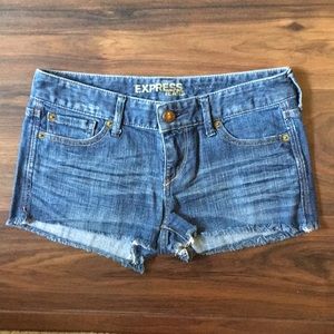 Mid Rise Short Short