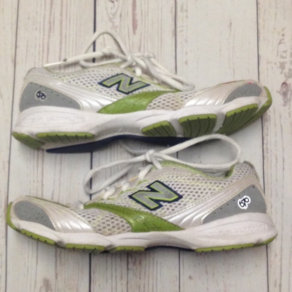 {New Balance} Women's Running Shoes - Picture 2 of 5
