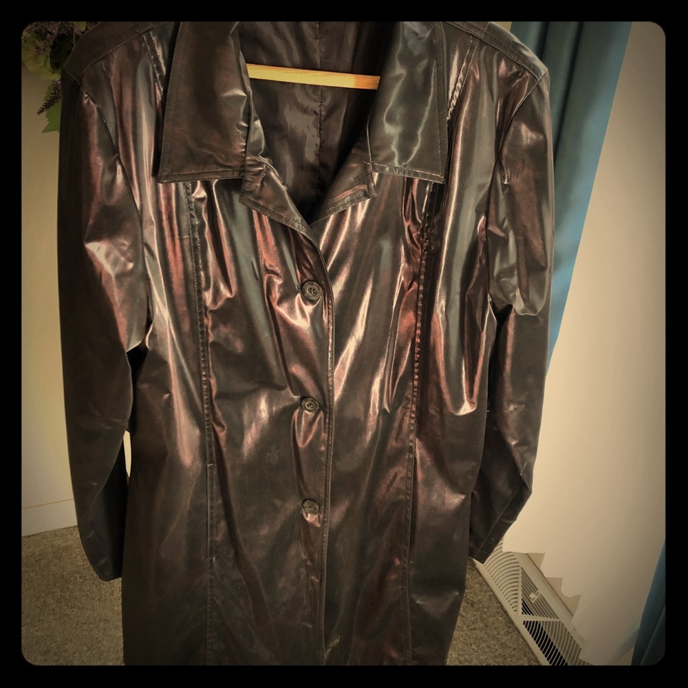 Rain Jacket/Trench Coat (above knee)