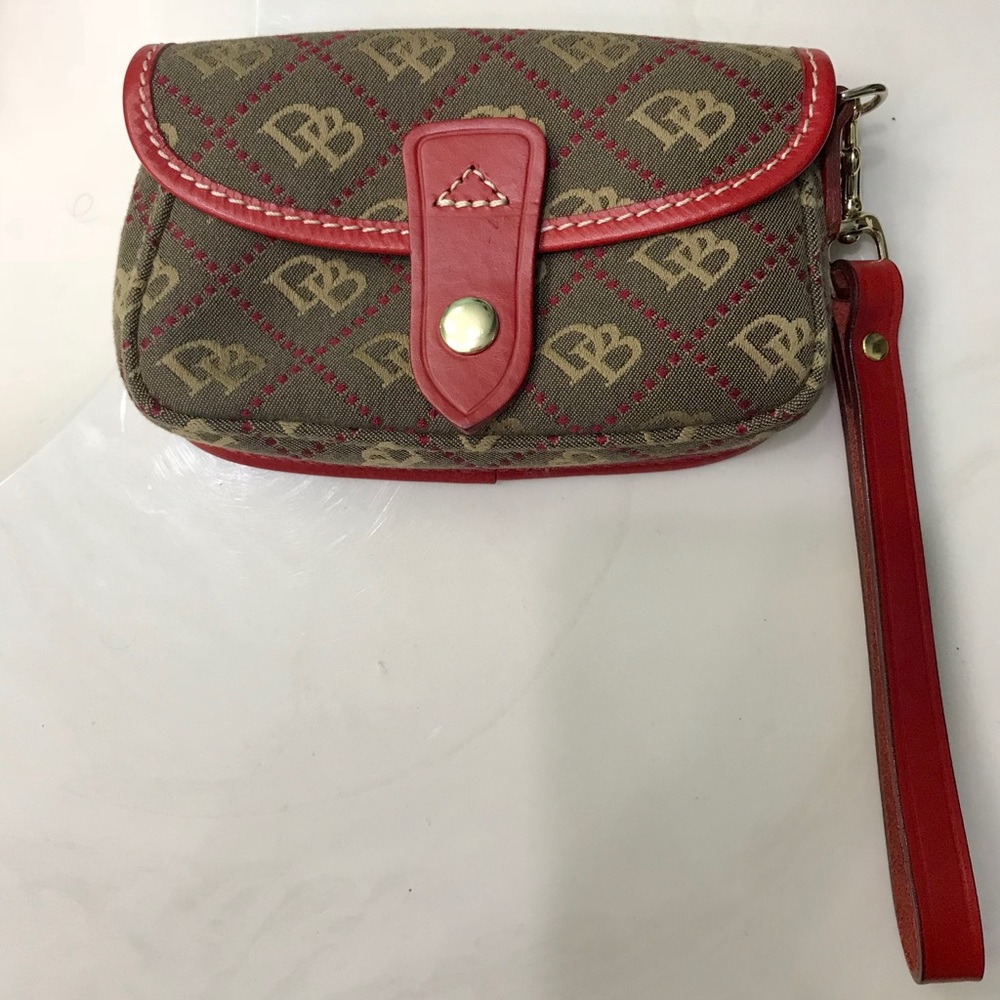 ❤️ Dooney & Bourke ❤️ clutch/ wristlet