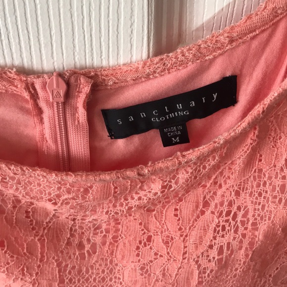 Lace dress - Picture 4 of 5