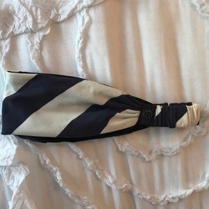 Lululemon Fringe Fighter Headband!