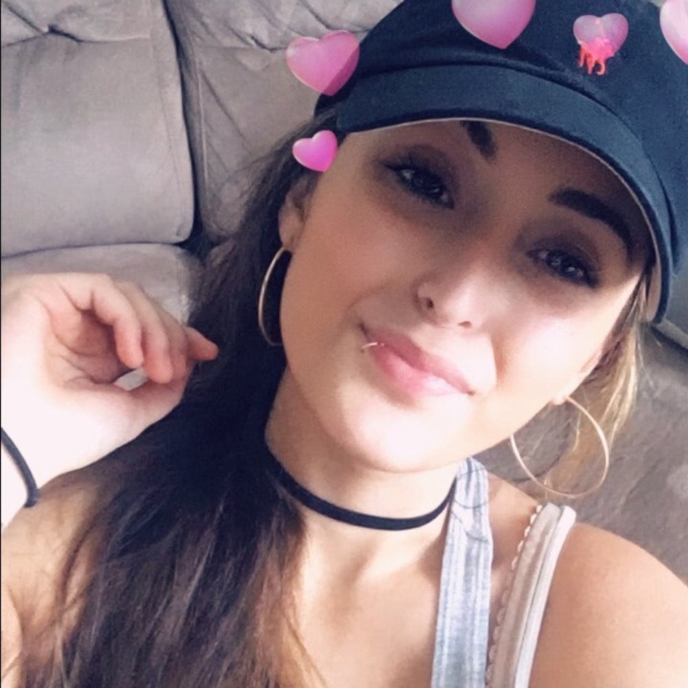 Meet your Posher, Nathalia