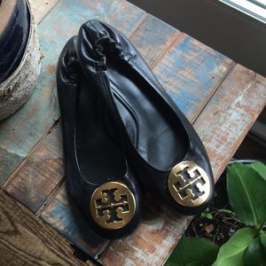 Tory Burch black leather flats