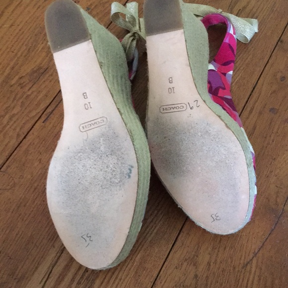 Super cute Coach - Picture 3 of 6