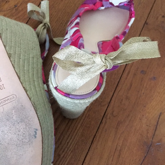 Super cute Coach - Picture 4 of 6