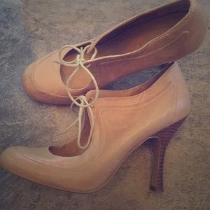 Nine West Sierra tan leather heels