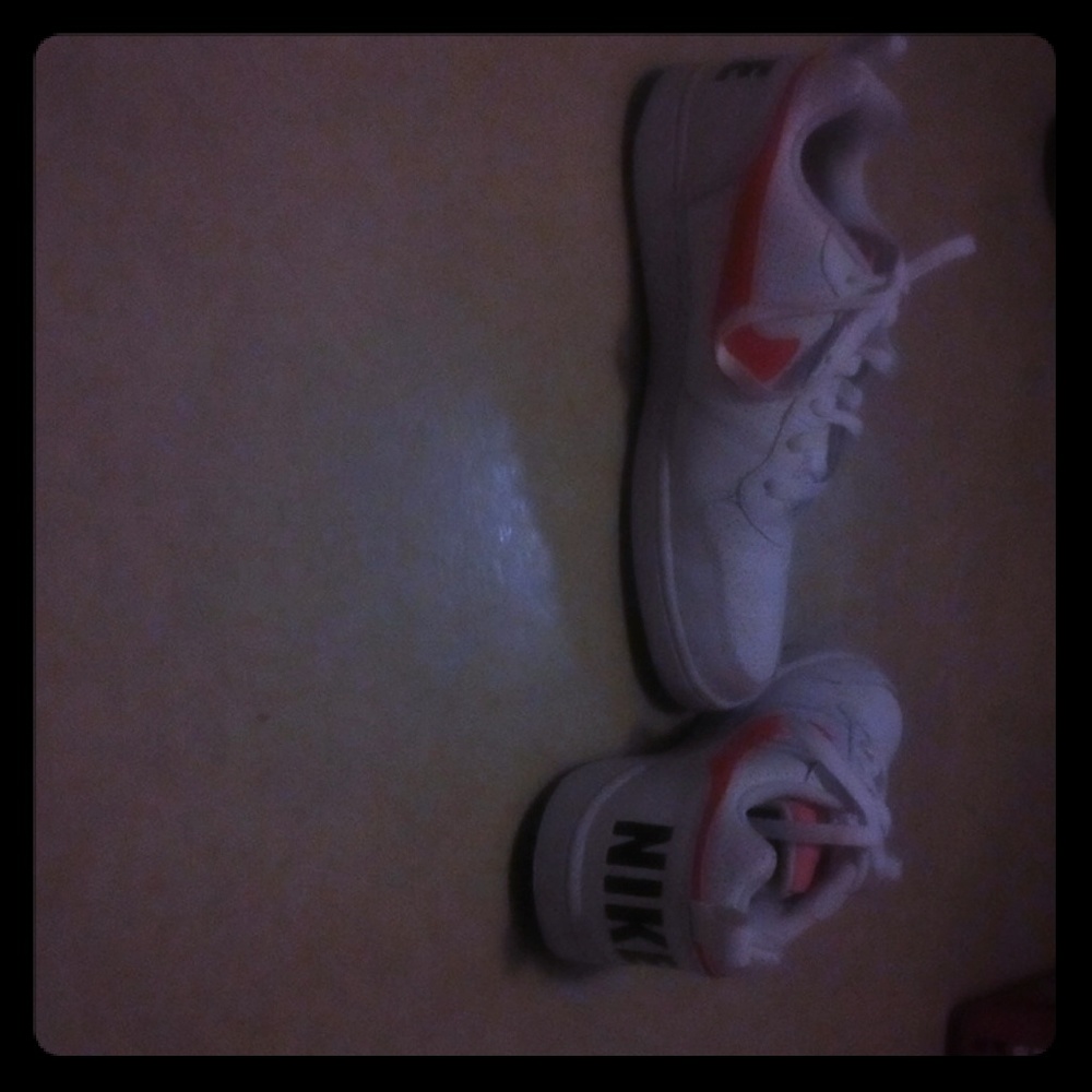 Nwot size 10 Nike sneakers