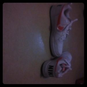 Nwot size 10 Nike sneakers