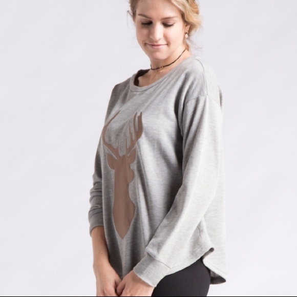 💥SALE💥Chic Holiday Sweatshirt - Picture 3 of 5