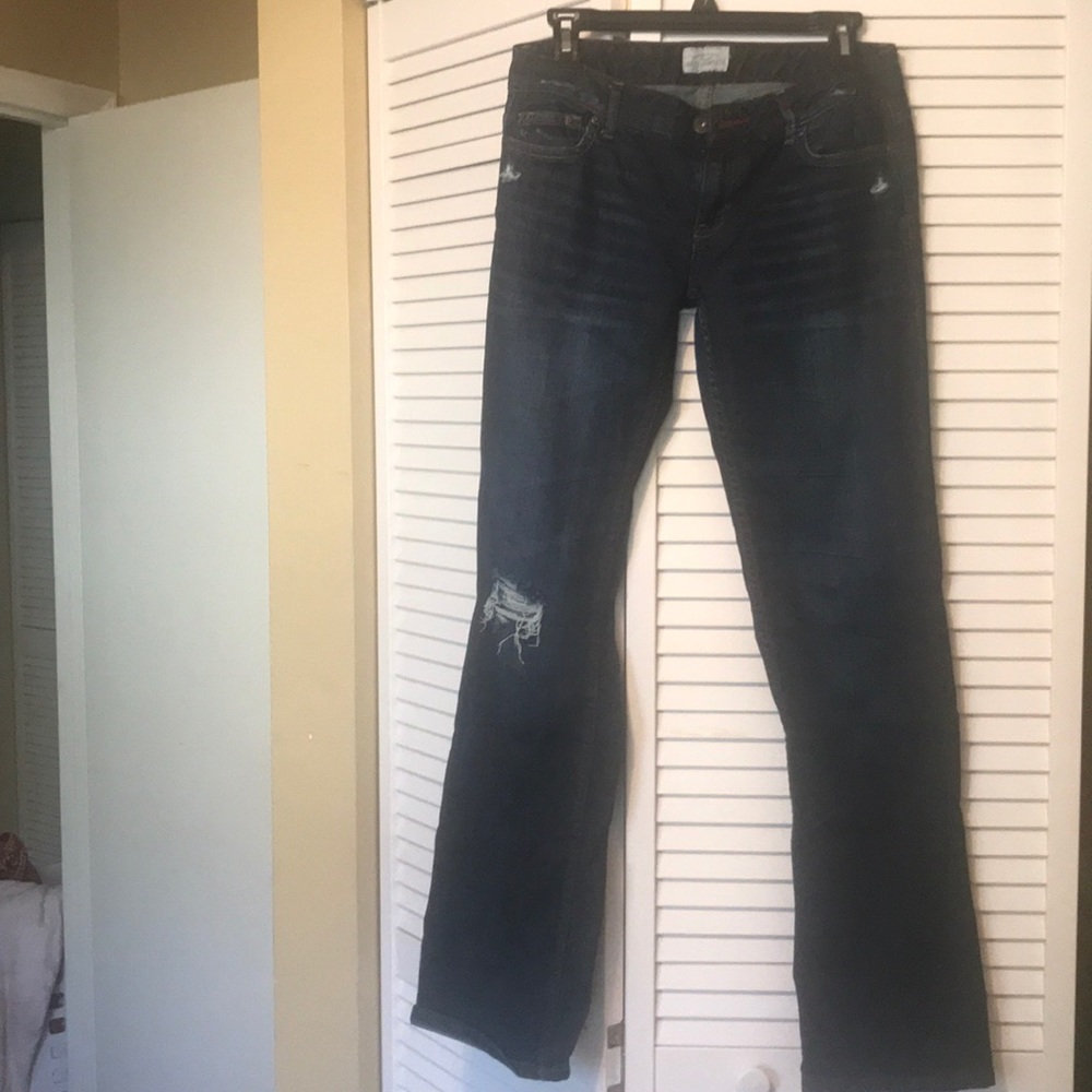 Cute Dark Wash, Ripped Jeans!