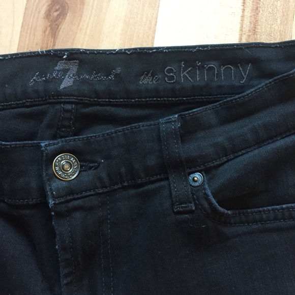 7 for all mankind the skinny!  Size 28 in black - Picture 2 of 7