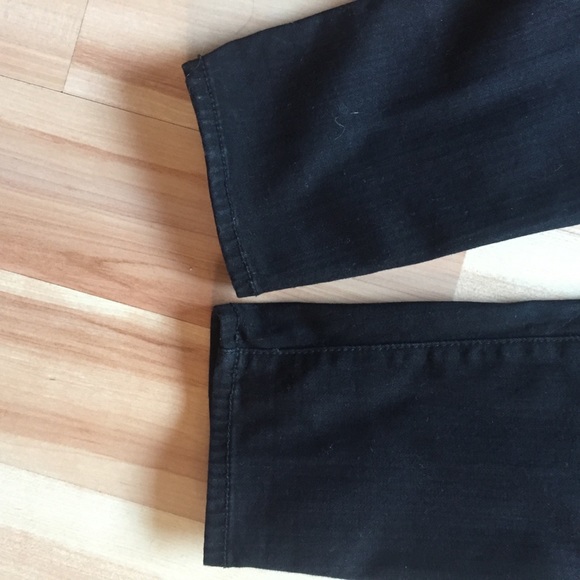 7 for all mankind the skinny!  Size 28 in black - Picture 3 of 7