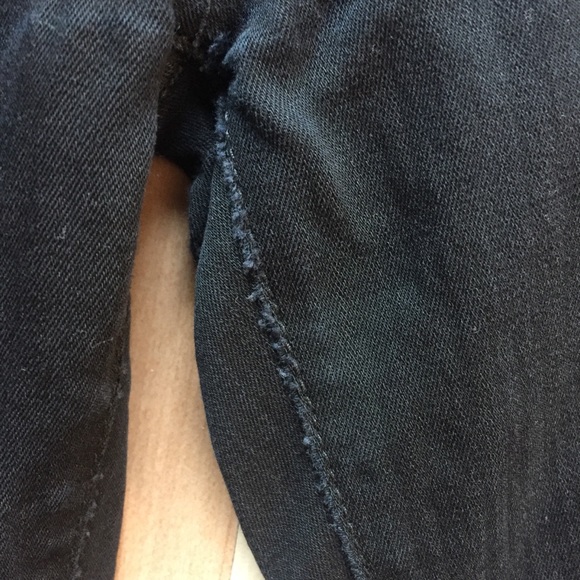 7 for all mankind the skinny!  Size 28 in black - Picture 4 of 7