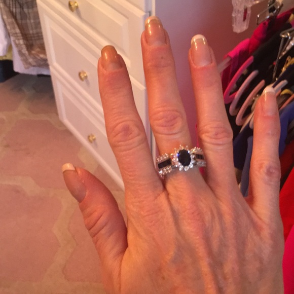 Jewelry - Sapphire ring sz 7