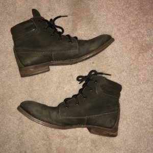 Steve Madden Mantraa boots green Size 10