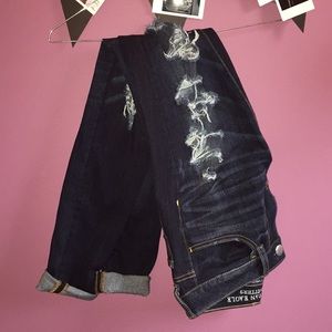 Super distressed American eagle skinnies