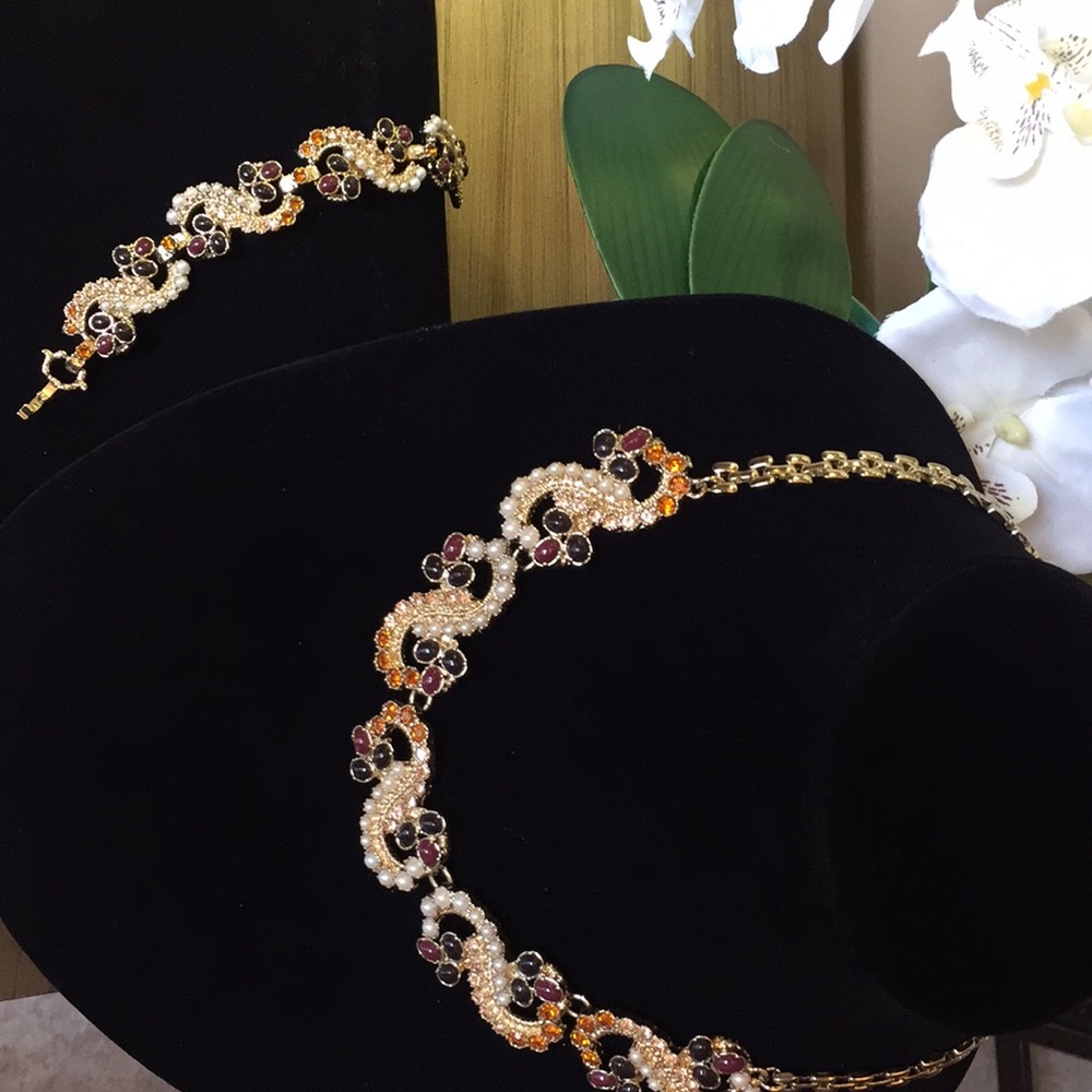 Ann Taylor Necklace and bracelet set . NWT