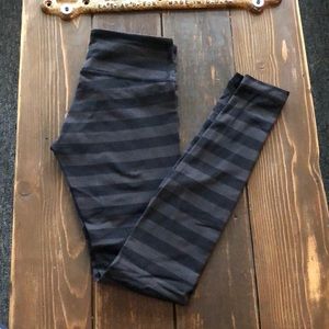 Rare lululemon Wunder Under Pant