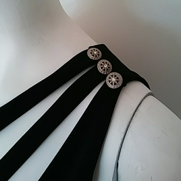 Jeffrey and Dara dress. - Picture 3 of 4