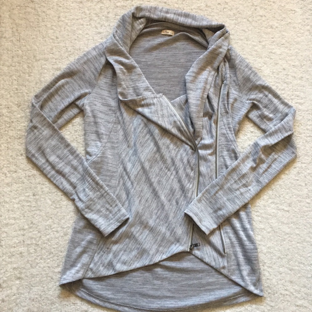 Gray Topper - image 3