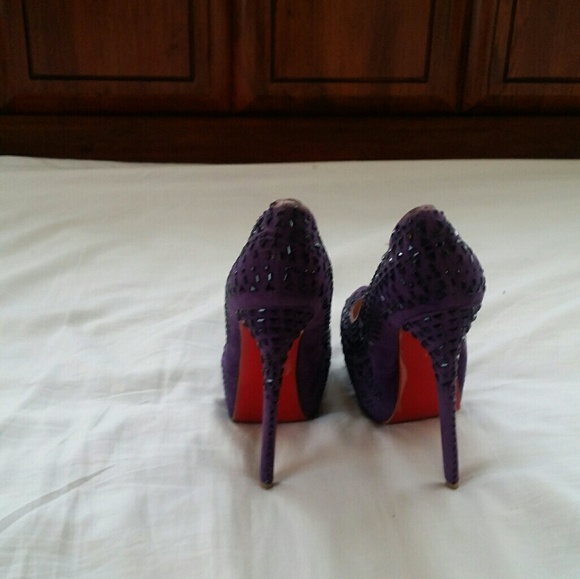 Shoes - Picture 3 of 4