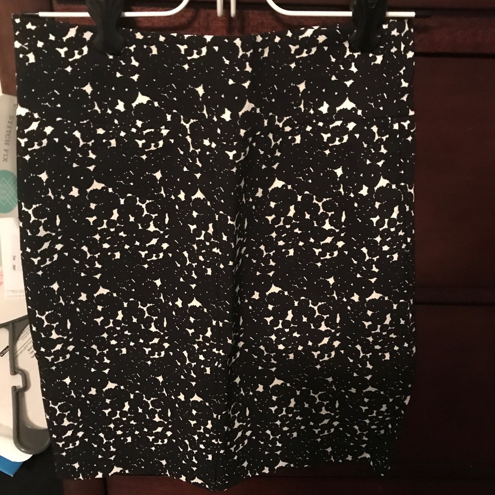 Stretch pencil skirt