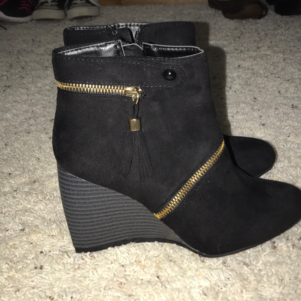 NWT black booties