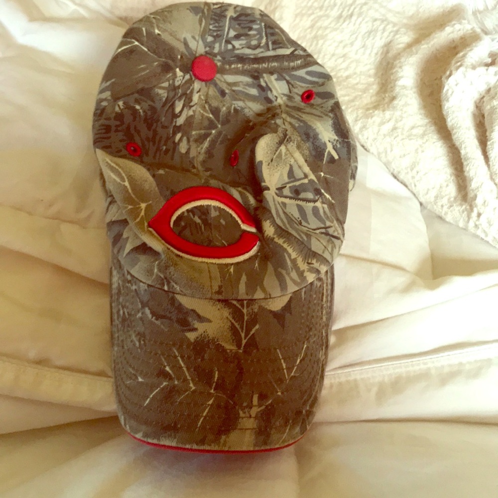 Cincinnati reds Camo cap size M